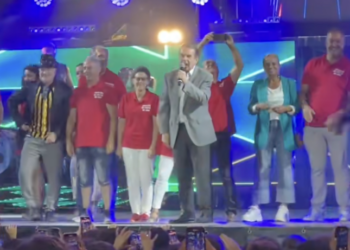 Caballero asegura que sí quiere fiestas en Vigo «pero tiene que cumplirse la ley»: «Son decisiones técnicas, no políticas»