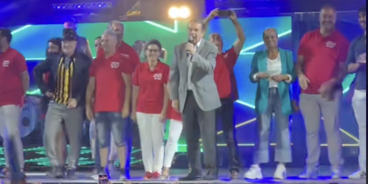 Caballero asegura que sí quiere fiestas en Vigo «pero tiene que cumplirse la ley»: «Son decisiones técnicas, no políticas»