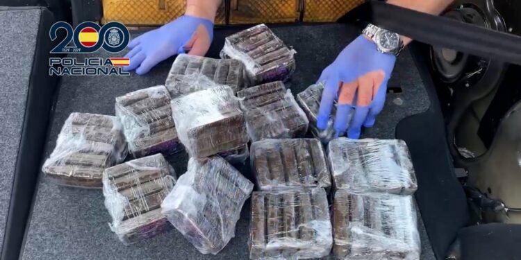 Prisión provisional para los dos detenidos tras incautar 74 kilos de droga en un operativo policial en Vigo