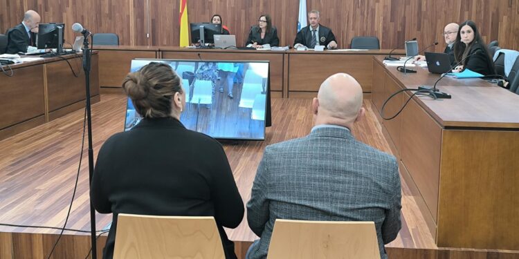 La ropa, las gafas y un tatuaje delataron al acusado de quemar dos buses urbanos en Vigo