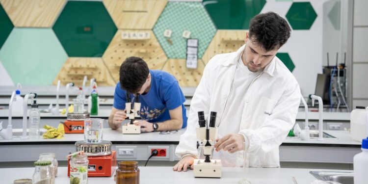 La Diputación destina cerca de 40.000 euros a investigaciones lideradas por la UVigo