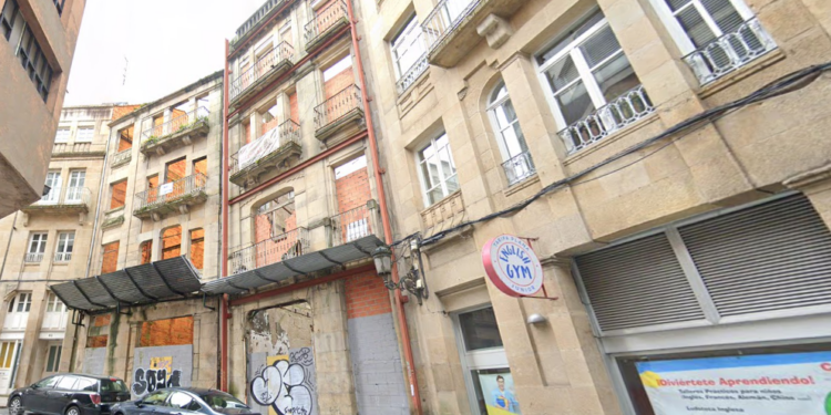 Urbanismo otorga licencia de obra para dar una nueva vida a un viejo (y abandonado) esqueleto del centro de Vigo