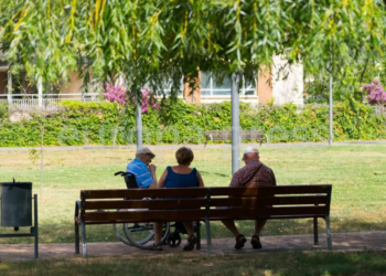 Vigo vuelve a la línea de salida con uno de sus megacontratos: licita otra vez el servicio de ayuda en el hogar