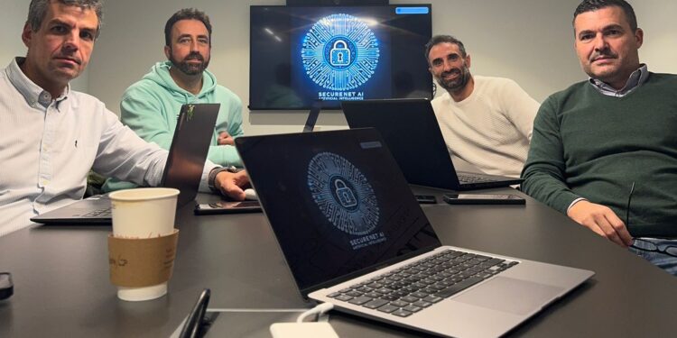 Dos policías locales de Vigo crean una app para hacer frente a la violencia machista