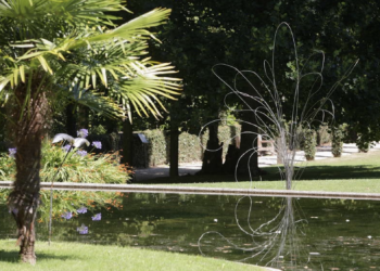 Denuncian la desaparición de una escultura de Castrelos que se dejó en una parcela municipal sin vigilancia