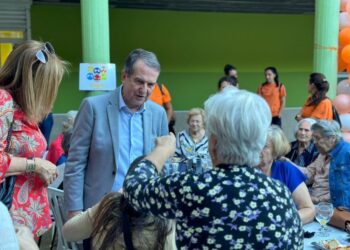 Los Coidadores de Barrio realizan una media de 1.200 acompañamientos cada mes