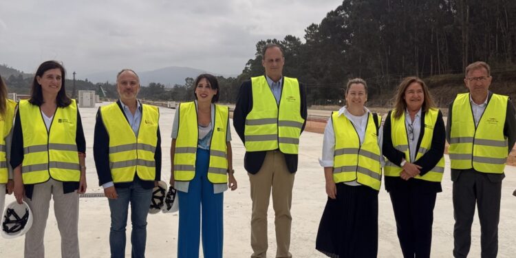 Xunta, Puerto de Vigo y Zona Franca visitan las obras del apartadero ferroviario de la Plisan