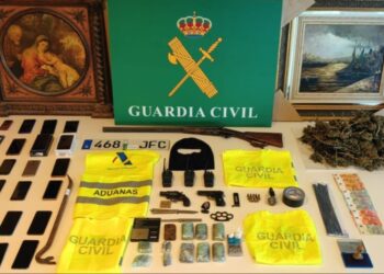 Detenidas 4 personas de un violento grupo criminal tras robar en viviendas con armas de fuego