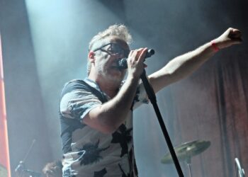Emilia, Love of Lesbian y Molotov desatan la locura bajo el sol abrasador de PortAmérica