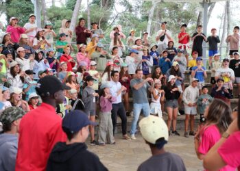 Más de 1.500 niños y niñas descubren este verano los tesoros que esconden las Rías Baixas