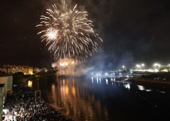 Bouzas danzó al son de los fuegos más populares y musicales sobre el cielo de Vigo