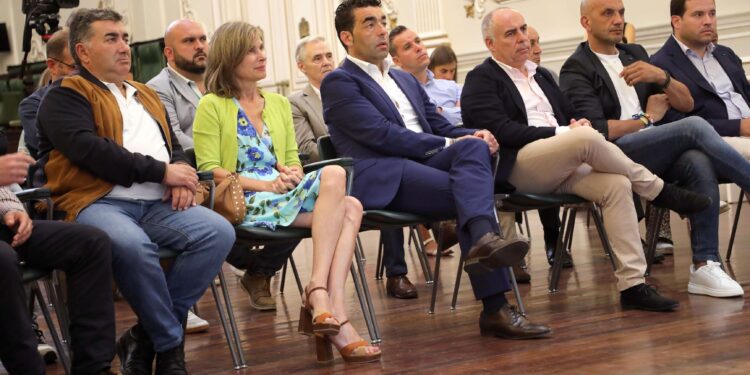 La Diputación, el IDAE y 38 ayuntamientos invertirán 4,26 millones en la instalación de paneles solares