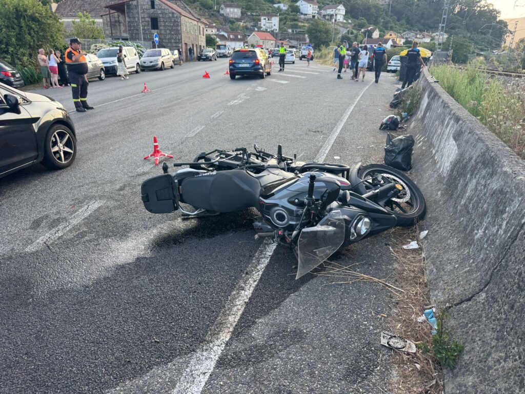 Herido grave el piloto de una moto tras chocar contra un turismo que realizaba un cambio de sentido