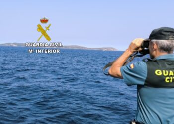 Investigada una mujer que estafó a turistas que buscaban alquilar viviendas en la isla de Ons