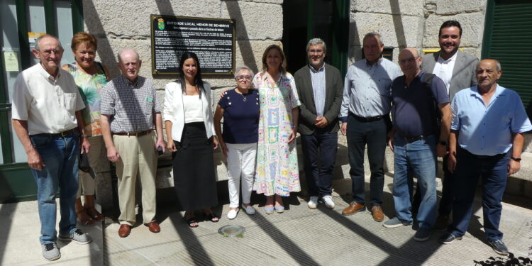 Luisa Sánchez arropa a María Quiñones en Bembrive