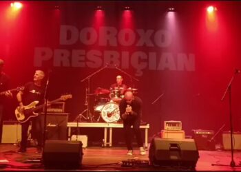 El rock existencial de DoRoxo Presbiçian irrumpe en Baiona