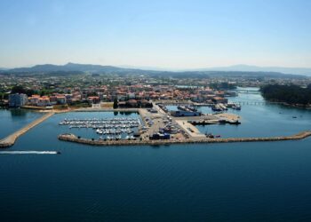 Herido un trabajador en el puerto deportivo de Vilanova de Arousa