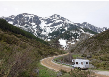 Galicia en autocaravana: rutas sobre ruedas entre costa, montañas y pueblos con historia