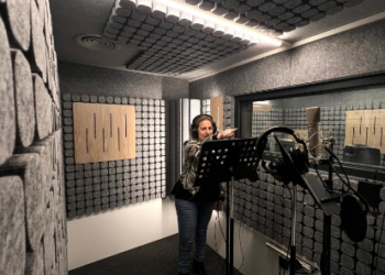 Espacios acústicamente controlados: beneficios de las cabinas insonorizadas para músicos