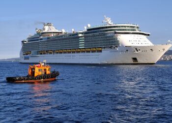 El Puerto de Vigo recibe la escala 150 del gigante «Independence of the Seas»
