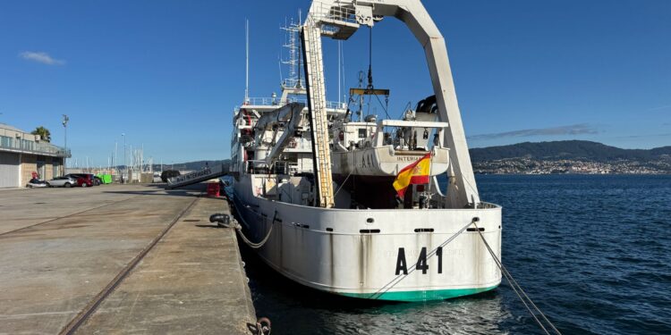 Un curso en el buque escuela ‘Intermares’ aborda en Vigo el control para una gestión pesquera «justa»
