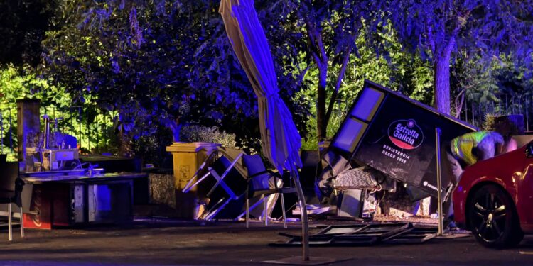 Un muerto y varios heridos en una pelea entre clanes en un centro recreativo de Ribeira
