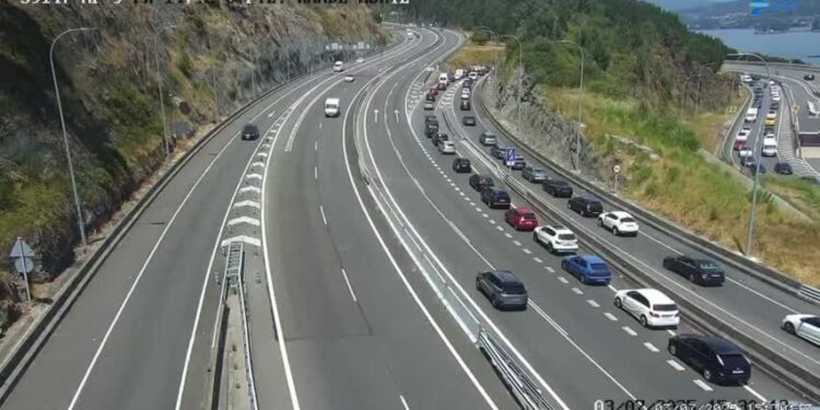 Colapso en Rande y la salida hacia O Morrazo por dos accidentes en la autopista… y un tercero en la A-55