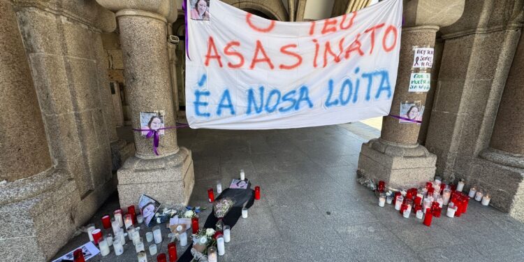 Calor y viento, un «cóctel perfecto» para otra jornada de incendios forestales con A Cañiza en el foco