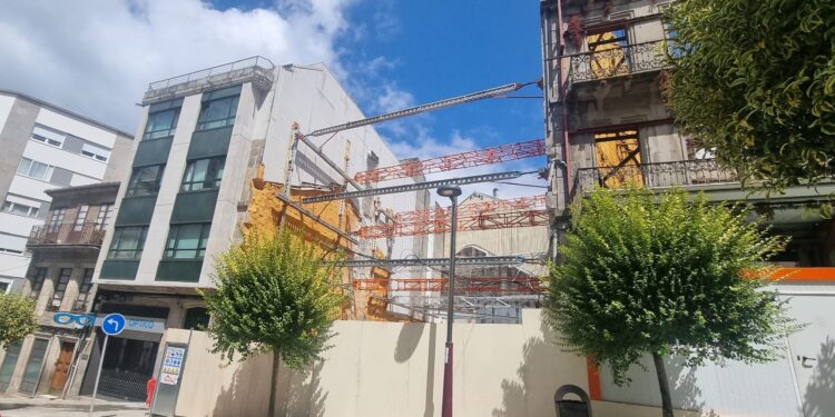 En obras (al fin) una vieja ruina de Vigo donde se rehabilitará un edificio de 100 años para ofrecer 8 viviendas