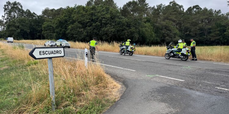 Fallecen dos personas que iban en un mismo turismo tras chocar contra otro vehículo
