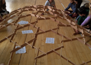 Dimisión del equipo directivo del IES Valadares: «No queremos ser cómplices de un sistema que precariza la educación pública»