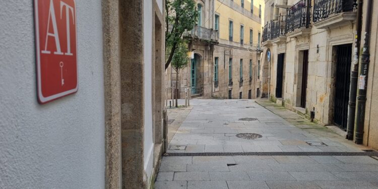 Vigo pone en marcha los trámites para regular las viviendas turísticas: «Deben comportarse como hoteles»