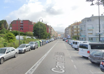 Un ciclista resulta herido grave tras ser atropellado por un coche en Cangas
