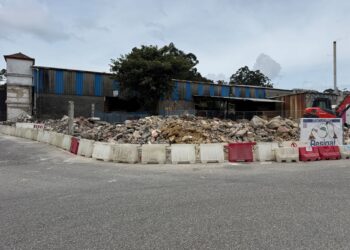 Adiós a un antiguo emblema de Puxeiros: la «casa roja» ya es historia