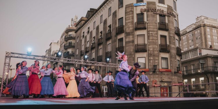 Tres países en Vigo para transformar Porta do Sol en el epicentro del folk internacional