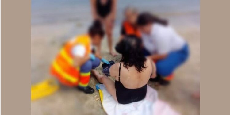 Rescatan a una bañista de 70 años en una playa de Moaña con síntomas de embriaguez