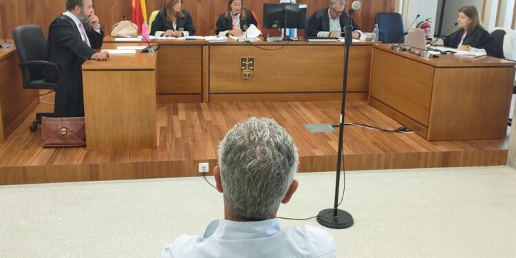 Un exempleado de Abanca en Vigo acepta 2 años de cárcel por apropiarse de 139.000 euros de una clienta