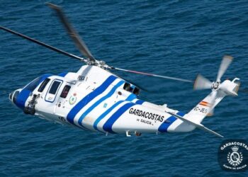 Evacuado el tripulante de un palangrero gallego a 130 millas de Vigo