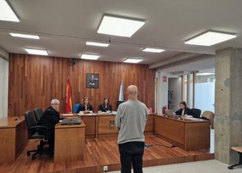 Acepta seis años de prisión un ladrón reincidente por robar y agredir sexualmente a una mujer en Vigo