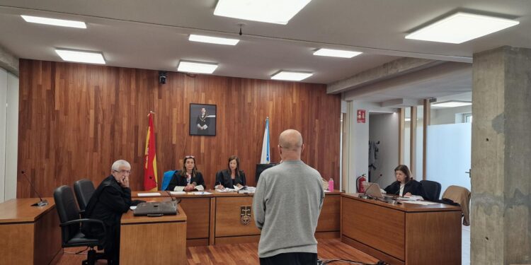 Acepta seis años de prisión un ladrón reincidente por robar y agredir sexualmente a una mujer en Vigo