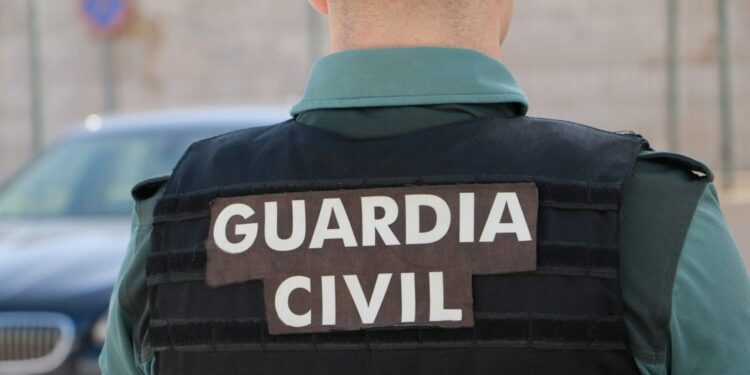 Detenido un vigués que se hacía pasar por empleado de una compañía eléctrica para cobrar facturas pendientes