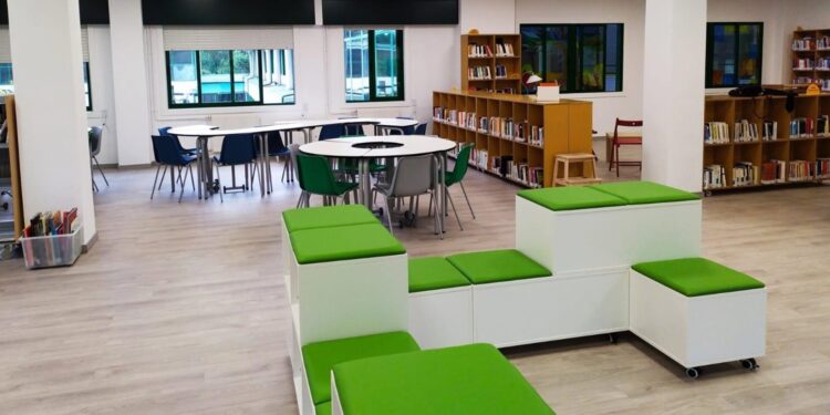 La Xunta ve «precipitada» la dimisión de la directiva del IES Valadares: «No está descartado un refuerzo docente»