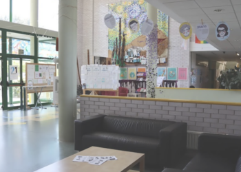 Educación promete dos especialistas al IES Valadares tras la dimisión del equipo directivo