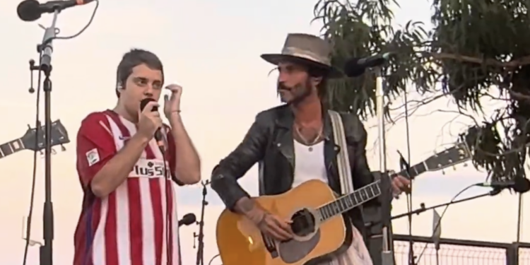 Fabuloso «deja vu» en O Grove: Leiva sorprende a los bañistas