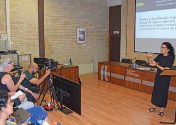 Hito en la UVigo: acoge por primera vez la defensa de una tesis en lenguaje de signos