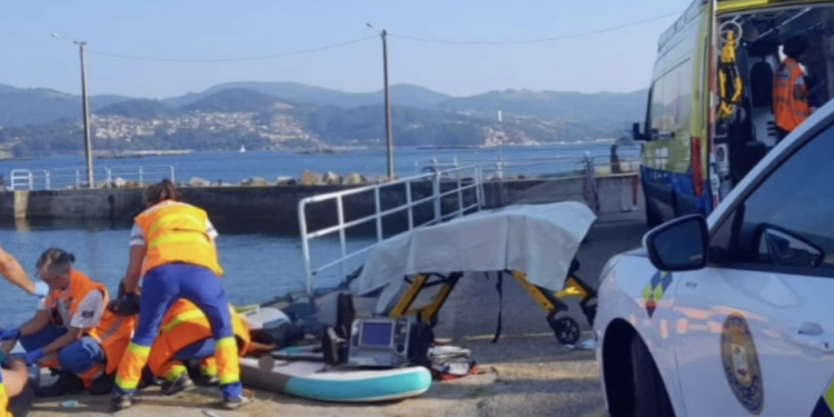 Heridos graves un adulto y un niño de 10 años tras chocar con una moto de agua contra un muelle
