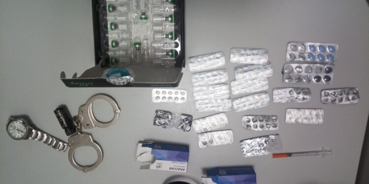 Sorprendido en Vigo con anabolizantes, Viagra y casi 4.000 euros en efectivo