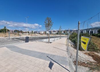 Los dos barrios de Navia, más cerca: una reciente conexión peatonal enlaza la zona antigua con la nueva