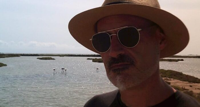 Un mar de poesía tomará el Casco Vello: Enric deSombra presenta su primer libro