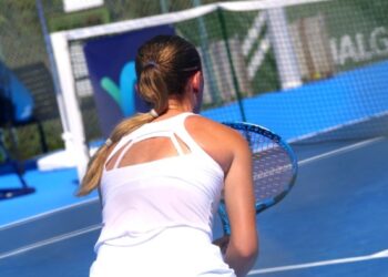 El Círculo Mercantil acoge a las futuras estrella del tenis femenino